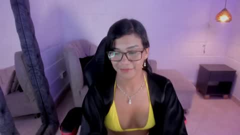 Snapshot of zendaya_dl chatting on 05.25.26 Luciana online show from 05.25.26