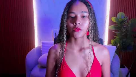 Snapshot of zendayavg chatting on 11.20.25 zendaya online show from 11.20.25