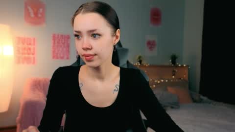 Snapshot of zeneexe chatting on 02.13.26 Lara online show from 02.13.26