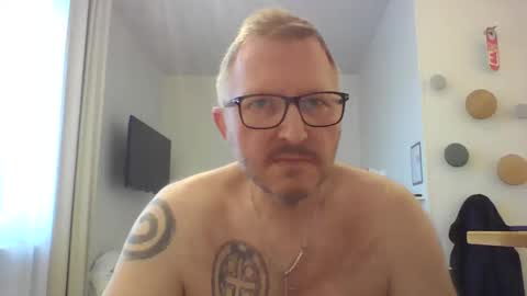 Snapshot of zenlem chatting on 05.18.26 zenlem online show from 05.18.26