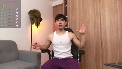 Snapshot of zenn_rush chatting on 01.31.25 Zenn online show from 01.31.25