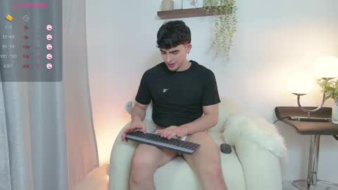 Snapshot of zenn_rush chatting on 03.04.25 Zenn online show from 03.04.25