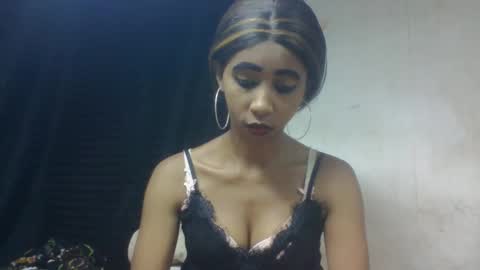 Snapshot of zeolineess chatting on 10.18.25 zeolineess online show from 10.18.25