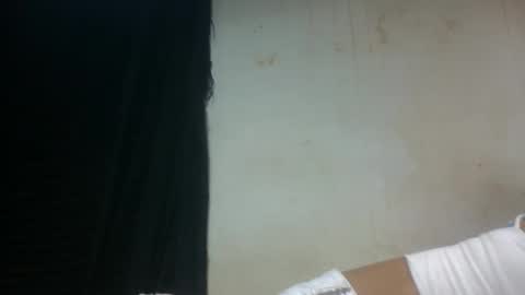 Snapshot of zeolineess chatting on 10.19.25 zeolineess online show from 10.19.25