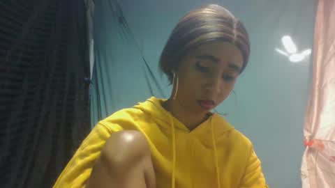 Snapshot of zeolineess chatting on 10.27.25 zeolineess online show from 10.27.25