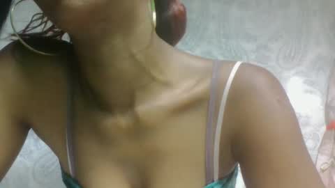 Snapshot of zeolineess chatting on 11.26.25 zeolineess online show from 11.26.25