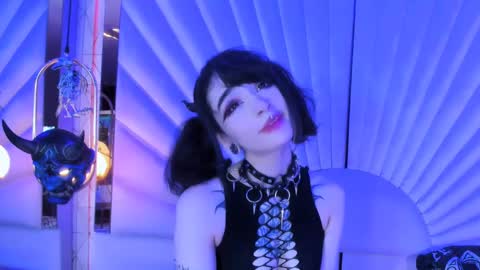 Snapshot of zephirah_abney chatting on 02.11.25 online show from 02.11.25