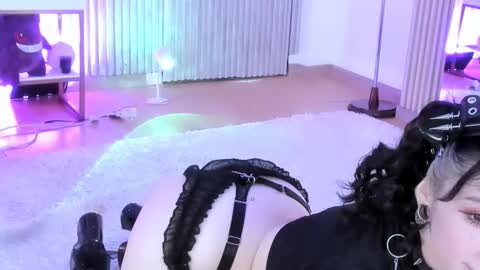 Snapshot of zephirah_abney chatting on 10.10.25 online show from 10.10.25