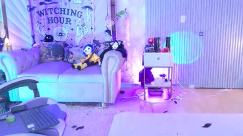 Snapshot of zephirah_abney chatting on 11.22.25 online show from 11.22.25