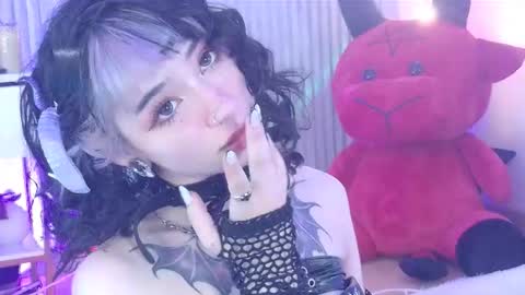 Snapshot of zephirah_abney chatting on 11.25.25 online show from 11.25.25