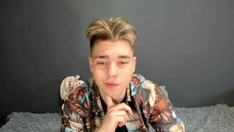 Snapshot of zeriixx chatting on 04.21.26 Ethan online show from 04.21.26