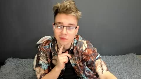 Snapshot of zeriixx chatting on 04.22.26 Ethan online show from 04.22.26