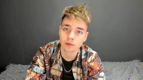 Snapshot of zeriixx chatting on 04.23.26 Ethan online show from 04.23.26