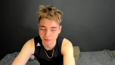 Snapshot of zeriixx chatting on 04.30.26 Ethan online show from 04.30.26