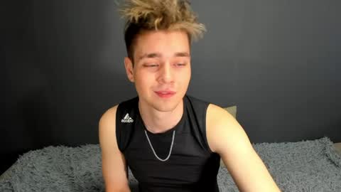 Snapshot of zeriixx chatting on 05.01.26 Ethan online show from 05.01.26