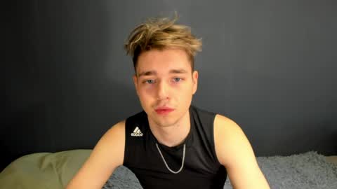 Snapshot of zeriixx chatting on 05.03.26 Ethan online show from 05.03.26
