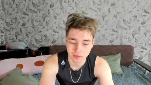 Snapshot of zeriixx chatting on 05.14.26 Ethan online show from 05.14.26