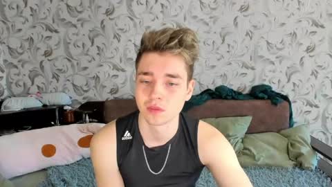 Snapshot of zeriixx chatting on 05.15.26 Ethan online show from 05.15.26