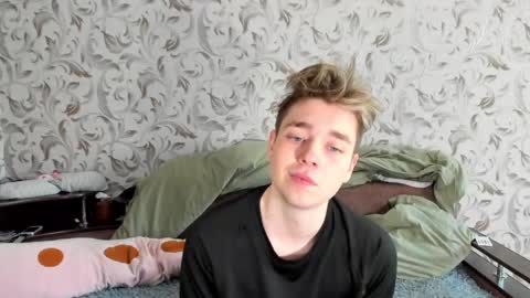 Snapshot of zeriixx chatting on 05.18.26 Ethan online show from 05.18.26