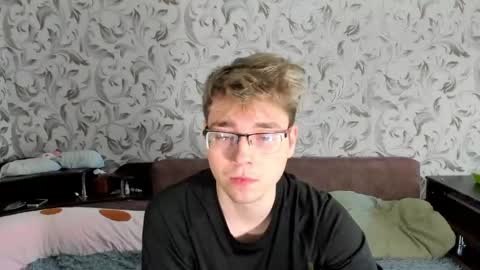 Snapshot of zeriixx chatting on 05.26.26 Ethan online show from 05.26.26