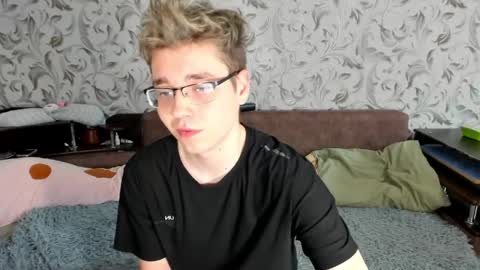 Snapshot of zeriixx chatting on 05.29.26 Ethan online show from 05.29.26