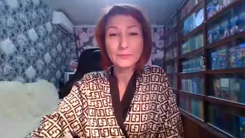 Snapshot of zerilane chatting on 12.01.25 Elena online show from 12.01.25