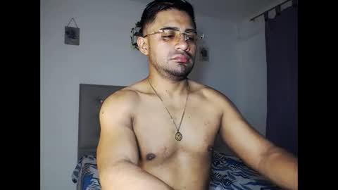 Snapshot of zeussexyhot chatting on 05.20.26 zeussexyhot online show from 05.20.26