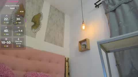 ZHAMIRA  ANDRES online show from 09.28.25