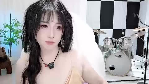 Snapshot of zhen0 chatting on 09.12.25 zhen online show from 09.12.25