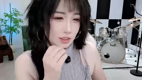 Snapshot of zhen0 chatting on 09.13.25 zhen online show from 09.13.25