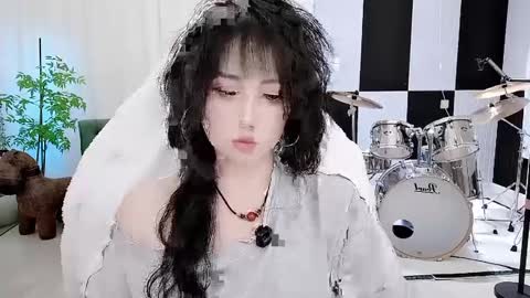 Snapshot of zhen0 chatting on 09.19.25 zhen online show from 09.19.25