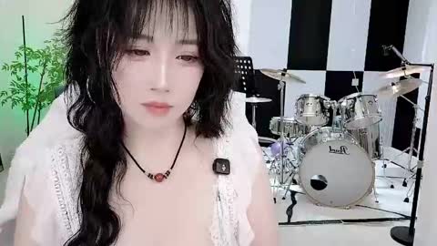 Snapshot of zhen0 chatting on 09.23.25 zhen online show from 09.23.25