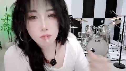 Snapshot of zhen0 chatting on 09.25.25 zhen online show from 09.25.25