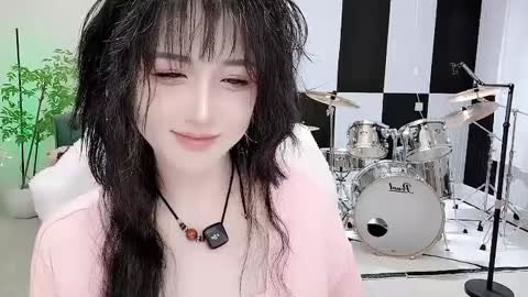 Snapshot of zhen0 chatting on 09.28.25 zhen online show from 09.28.25