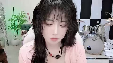 Snapshot of zhen0 chatting on 10.01.25 zhen online show from 10.01.25