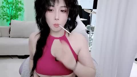 Snapshot of zhen0 chatting on 10.31.25 zhen online show from 10.31.25