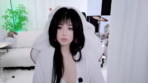 Snapshot of zhen0 chatting on 11.19.25 zhen online show from 11.19.25