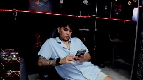 zhoestrong online show from 12.13.25