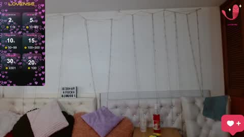 Snapshot of zion_bora chatting on 01.22.25 Zion Bora online show from 01.22.25