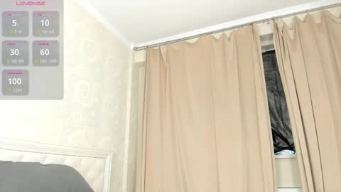 zirael_swan online show from 02.20.26