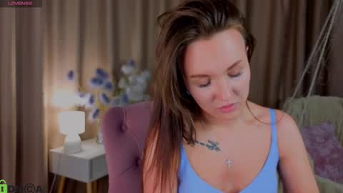 Zlata  Mon Tue Thu Fri Sun Sa GMT 3 0000pm - 0600pm  online show from 10.19.25