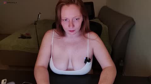 Snapshot of zlatalata chatting on 10.05.25 zlatalata online show from 10.05.25