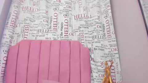 Snapshot of zoe_blond chatting on 10.15.25 zoe_blond online show from 10.15.25