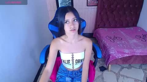 Snapshot of zoe_connor19 chatting on 01.31.25 Z O E online show from 01.31.25