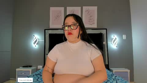 Snapshot of zoe_curvyy chatting on 06.17.26 zoe_curvyy online show from 06.17.26