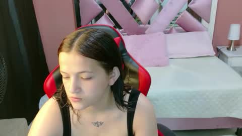 Snapshot of zoe_green01 chatting on 03.28.26 zoe online show from 03.28.26