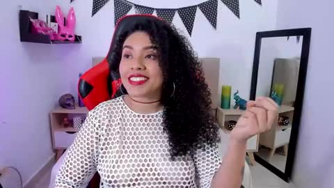 Snapshot of zoe_gruber chatting on 12.15.24 Zoe Gruber online show from 12.15.24