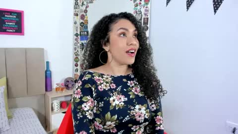 Snapshot of zoe_gruber chatting on 01.22.25 Zoe Gruber online show from 01.22.25