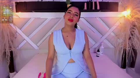 Zoey  online show from 04.08.26