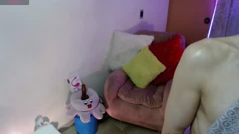 Snapshot of zoe_life30 chatting on 06.14.26 Zoe online show from 06.14.26